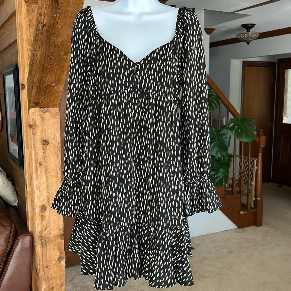 NWT New In Boho Long Sleeve Flowy Black & White A-Line Mini Dress Sz M - Picture 4 of 13